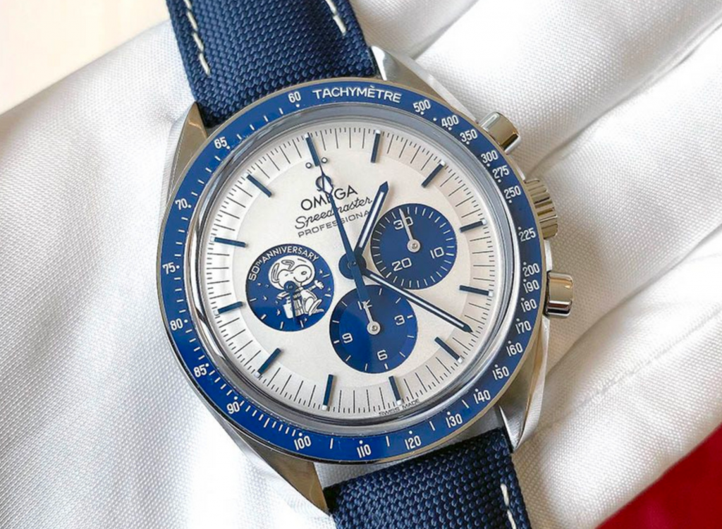 UK Top Quality Fake OMEGA Silver Snoopy Award Speedmaster