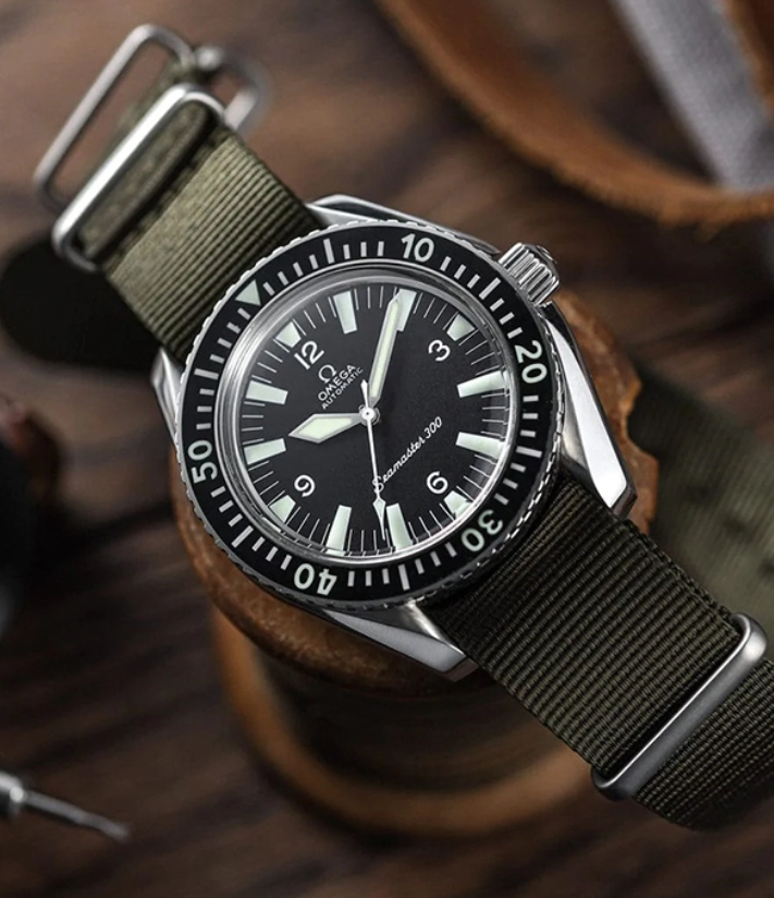 Daniel Craig Isn’t James Bond Anymore… But He’s Still Wearing Insanely Cool Replica Watches UK