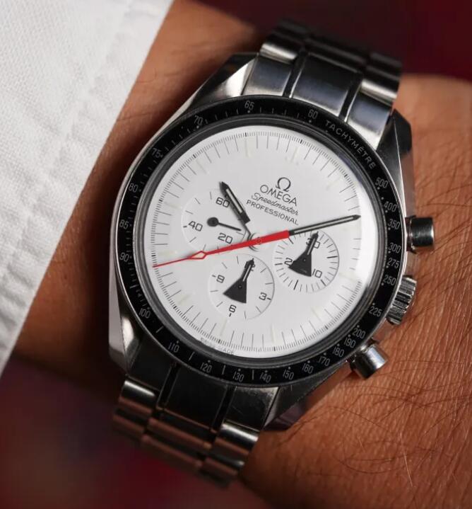 Shopping Time: Killer Rolex Red Sub, And More Luxury UK Replica Watches Online On The Market This Week