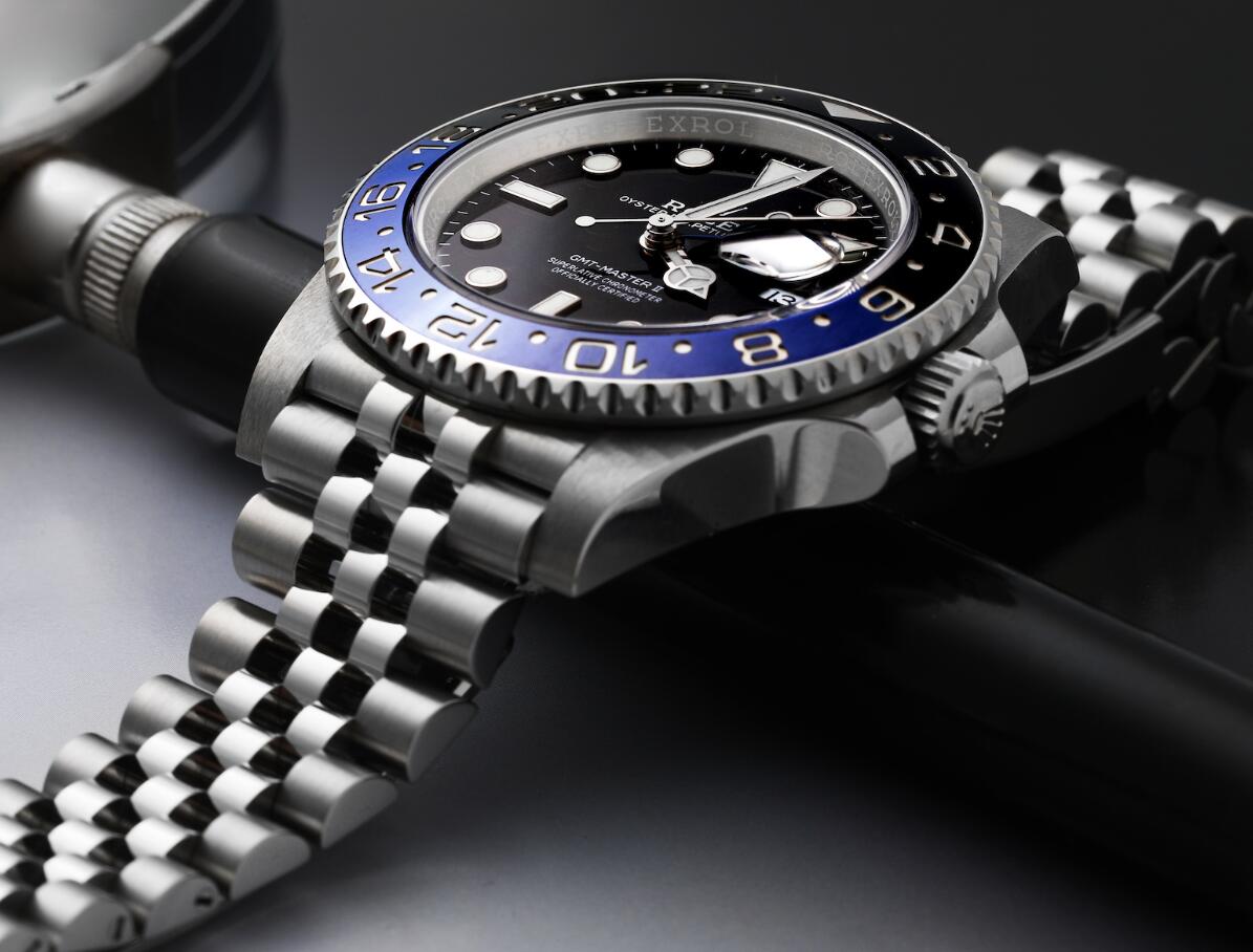 Best Sports Replica Watches UK For Sale To Gift Your Favorite Adventure Seeker